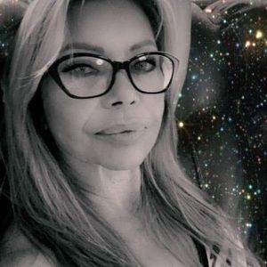 Meet your Posher, Maria elena